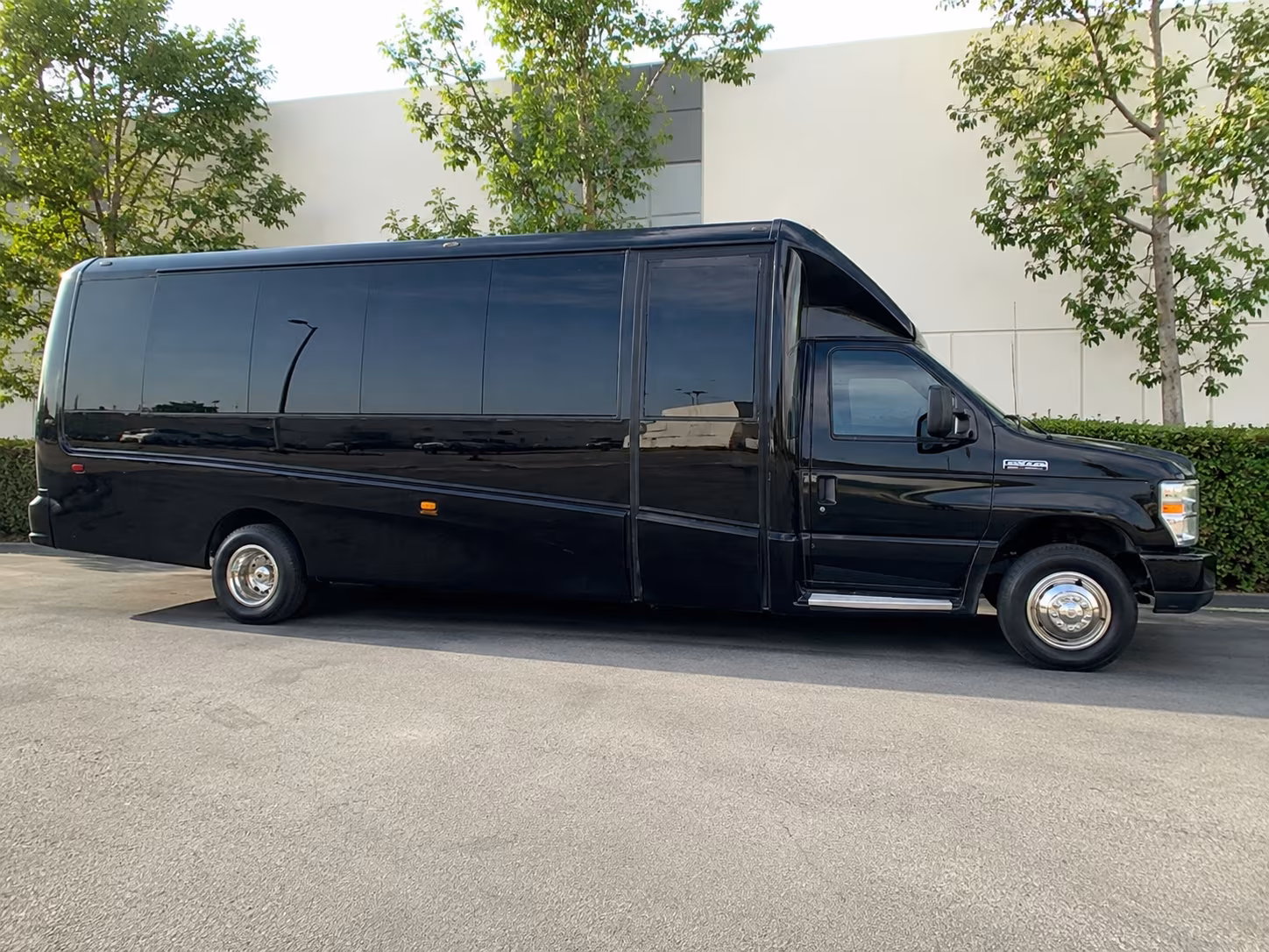 bus rentals for music festival weekends near white plains