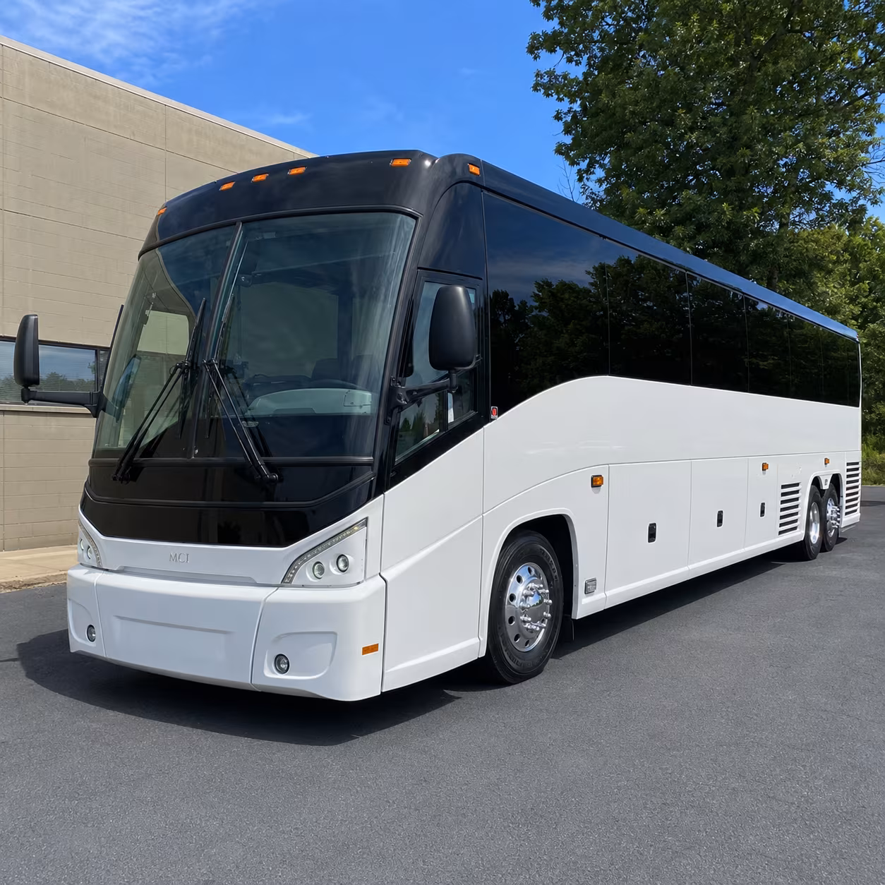 bus rentals for sports teams traveling through white plains